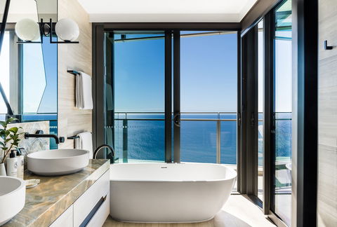 Langham, Gold Coast & Jewel Residences - Airlie Beach Holiday 5