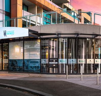 Melbourne Hotel Apartment Flinders Wharf - Airlie Beach Holiday