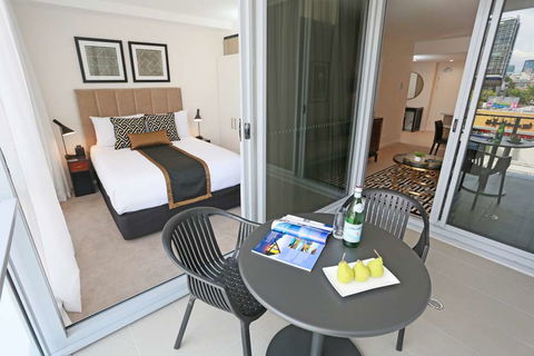 Alex Perry Hotel and Apartments - Airlie Beach Holiday 2