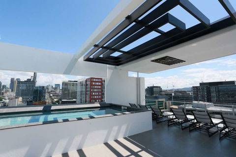 Alex Perry Hotel and Apartments - Airlie Beach Holiday 17