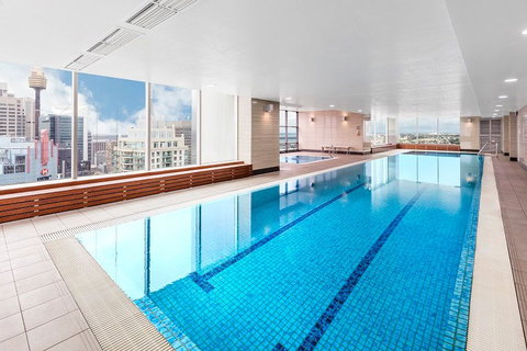 Meriton Suites World Tower - Airlie Beach Holiday 3