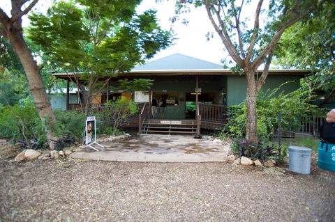 Adels Grove Camping Park Hotel - Airlie Beach Holiday 0