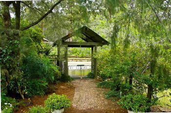 Kemeys Mountain Hideaway - Airlie Beach Holiday 0