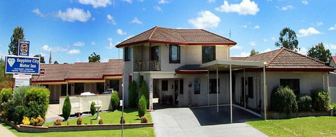 Sapphire City Motor Inn - Airlie Beach Holiday 0