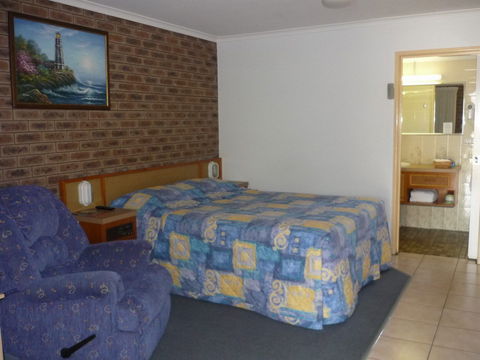 Lantern Motor Inn - Airlie Beach Holiday 1