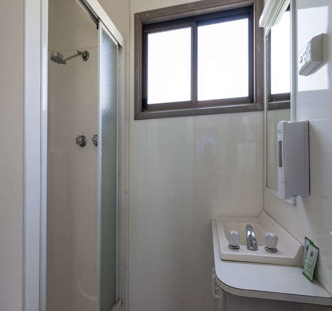 BIG4 Albury Tourist Park - Airlie Beach Holiday 1