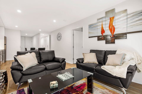 Astra Apartments Newcastle - Airlie Beach Holiday 6