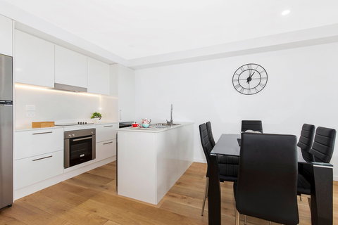 Astra Apartments Newcastle - Airlie Beach Holiday 11