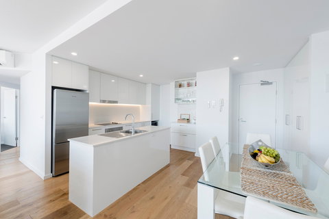 Astra Apartments Newcastle - Airlie Beach Holiday 12