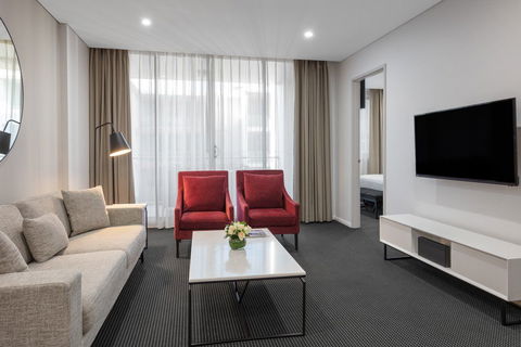 Meriton Suites North Ryde - Airlie Beach Holiday 3