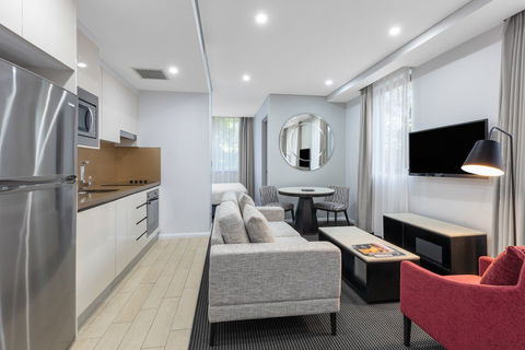 Meriton Suites North Ryde - Airlie Beach Holiday 4