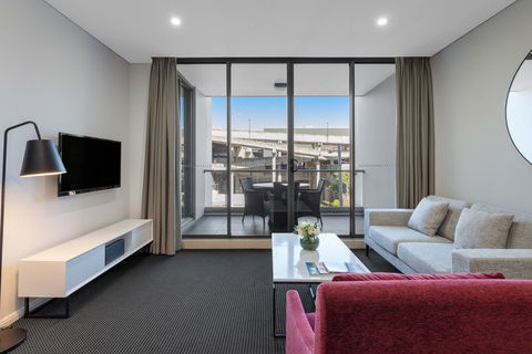 Meriton Suites North Ryde - Airlie Beach Holiday 5