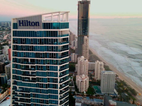 Hilton Surfers Paradise Hotel - Airlie Beach Holiday 1