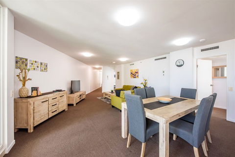 Lanai Riverside Apartments - Airlie Beach Holiday 4