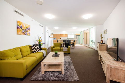 Lanai Riverside Apartments - Airlie Beach Holiday 5