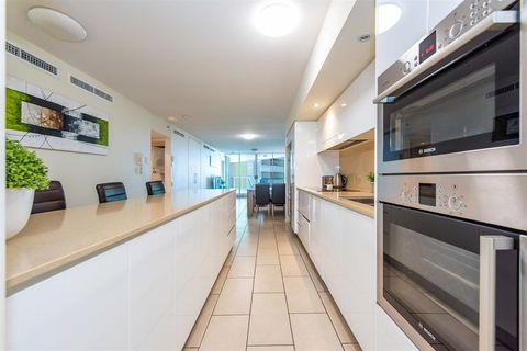 Lanai Riverside Apartments - Airlie Beach Holiday 10