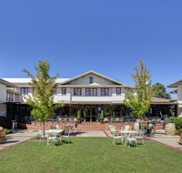 Hotel Kurrajong Canberra - Airlie Beach Holiday