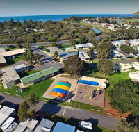 Victor Harbor Holiday  Cabin Park - Airlie Beach Holiday