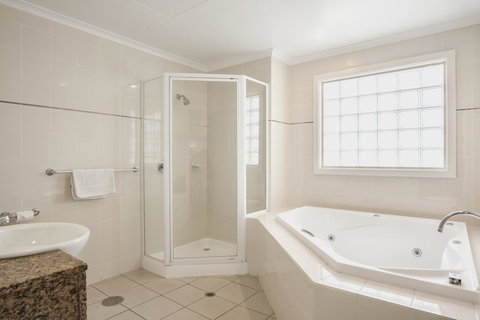 Marina Hotel - Airlie Beach Holiday 2