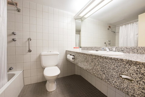 Hotel Grand Chancellor Adelaide - Airlie Beach Holiday 27