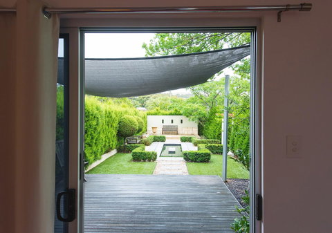 S T U D I O 22 Peaceful Retreat With Garden Views - Airlie Beach Holiday 12