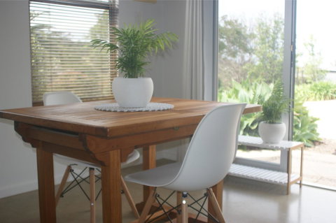 S T U D I O 22 Peaceful Retreat With Garden Views - Airlie Beach Holiday 9