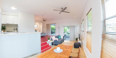 S T U D I O 22 Peaceful Retreat With Garden Views - Airlie Beach Holiday 1