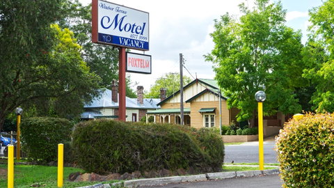 Windsor Terrace Motel - Airlie Beach Holiday 1