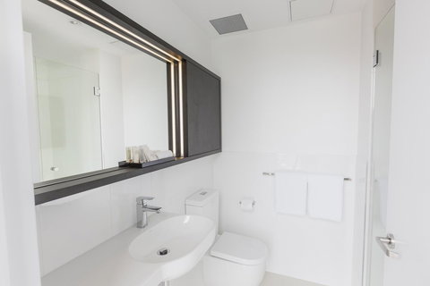 Ibis Adelaide - Airlie Beach Holiday 11