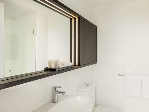 Ibis Adelaide - Airlie Beach Holiday 37