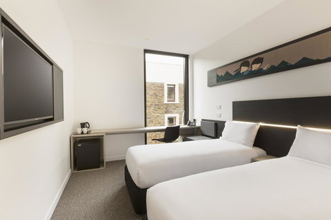 Ibis Adelaide - Airlie Beach Holiday 7