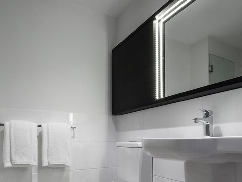 Ibis Adelaide - Airlie Beach Holiday 10