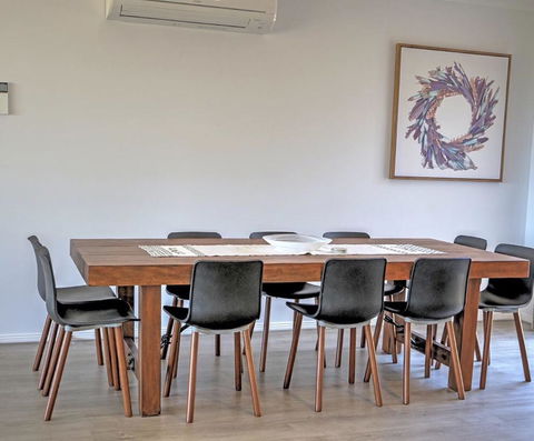 Emu Bay Holiday Homes - Airlie Beach Holiday 0