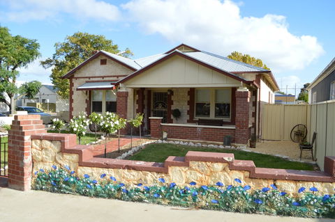 Two Cow Cottage Bed & Breakfast - Airlie Beach Holiday 15