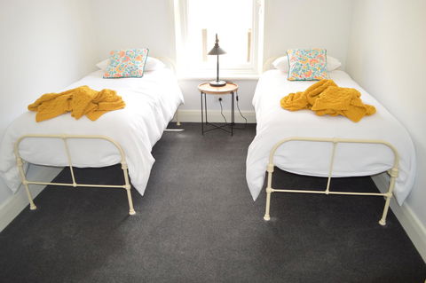 Two Cow Cottage Bed & Breakfast - Airlie Beach Holiday 20