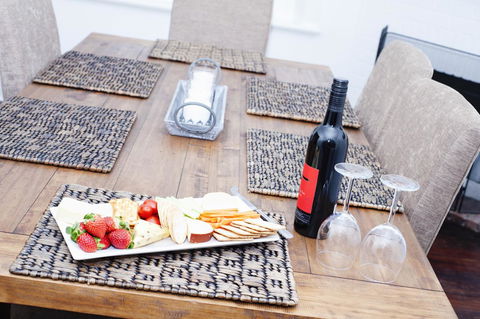 Two Cow Cottage Bed & Breakfast - Airlie Beach Holiday 8