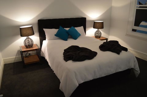 Two Cow Cottage Bed & Breakfast - Airlie Beach Holiday 19
