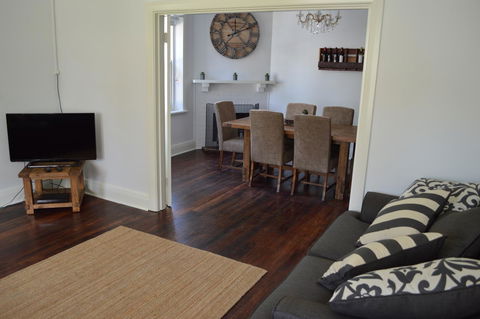Two Cow Cottage Bed & Breakfast - Airlie Beach Holiday 26