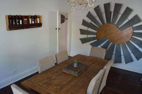 Two Cow Cottage Bed & Breakfast - Airlie Beach Holiday 25