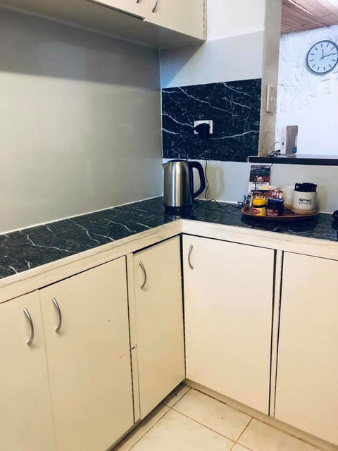 Aussie Opal Diggers Outback Retreat-Undergound - Airlie Beach Holiday 4