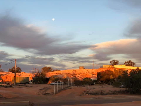 Aussie Opal Diggers Outback Retreat-Undergound - Airlie Beach Holiday 3
