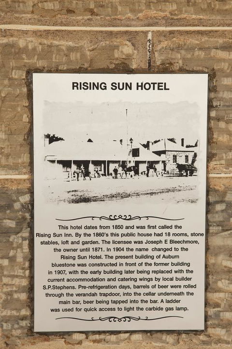 The Rising Sun Hotel - Airlie Beach Holiday 3