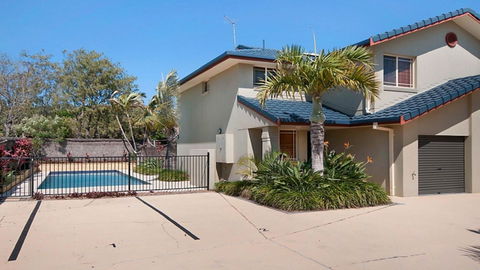 Casuarina 1 - Airlie Beach Holiday 1