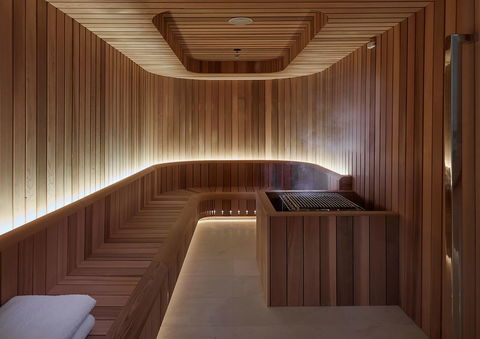 Crown Towers Perth - Airlie Beach Holiday 14