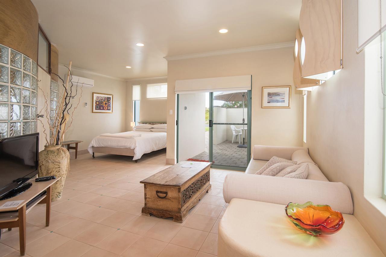Schroeder WA Airlie Beach Holiday