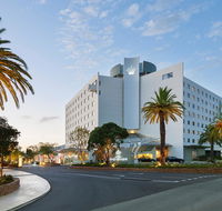 Crown Promenade Perth - Airlie Beach Holiday