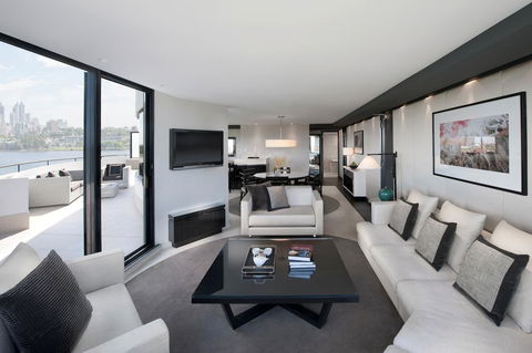 Crown Metropol Perth - Airlie Beach Holiday 17