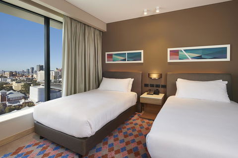 Doubletree By Hilton Perth Northbridge - Airlie Beach Holiday 12