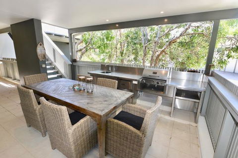 East On Byron - Airlie Beach Holiday 11