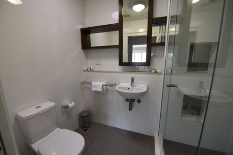 East On Byron - Airlie Beach Holiday 9